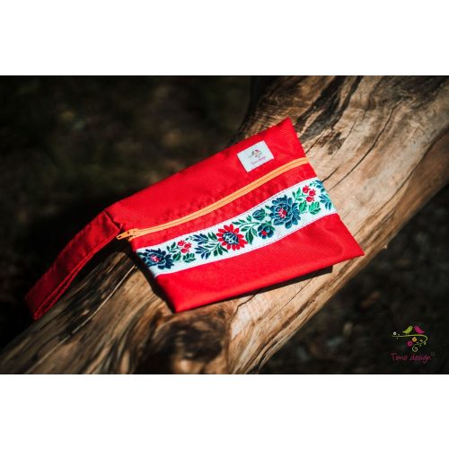 Red wetbag with Matyó embroidery 