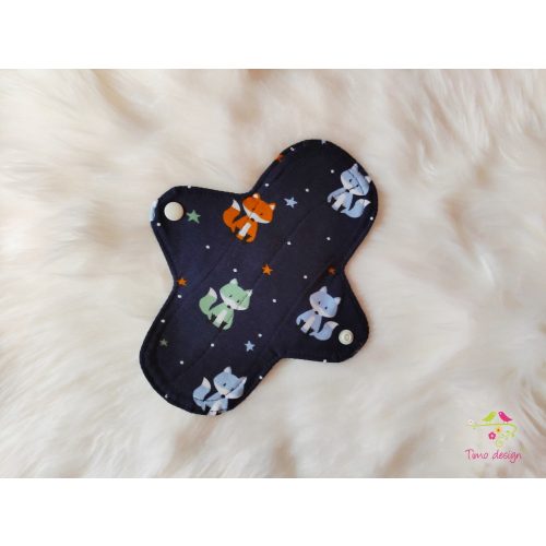 20 cm cloth pad with foxes pattern, for moderate flow