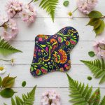 20 cm-es Timo design egyedi grafikás tanga fazonú nedvességzárós betét, enyhe vérzéshez (brazil bugyihoz)