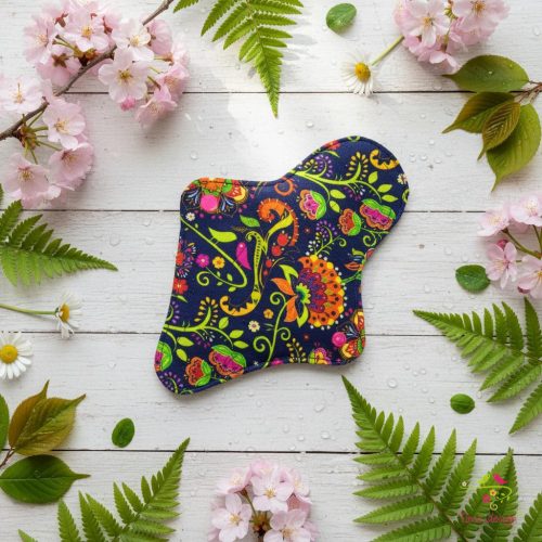 20 cm-es Timo design egyedi grafikás tanga fazonú nedvességzárós betét, enyhe vérzéshez (brazil bugyihoz)