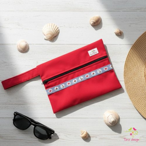 Piros alapon tengerész mintás nedvességzárós neszeszer