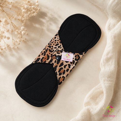24 cm panther patterned cloth pad for moderate to flow