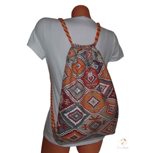 Bagpack with aztec pattern