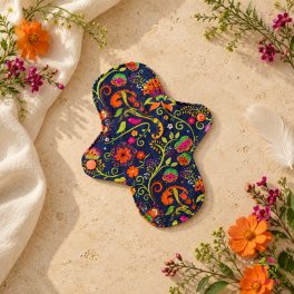   20 cm "Floral magic" teen cloth pad for light to moderate flow